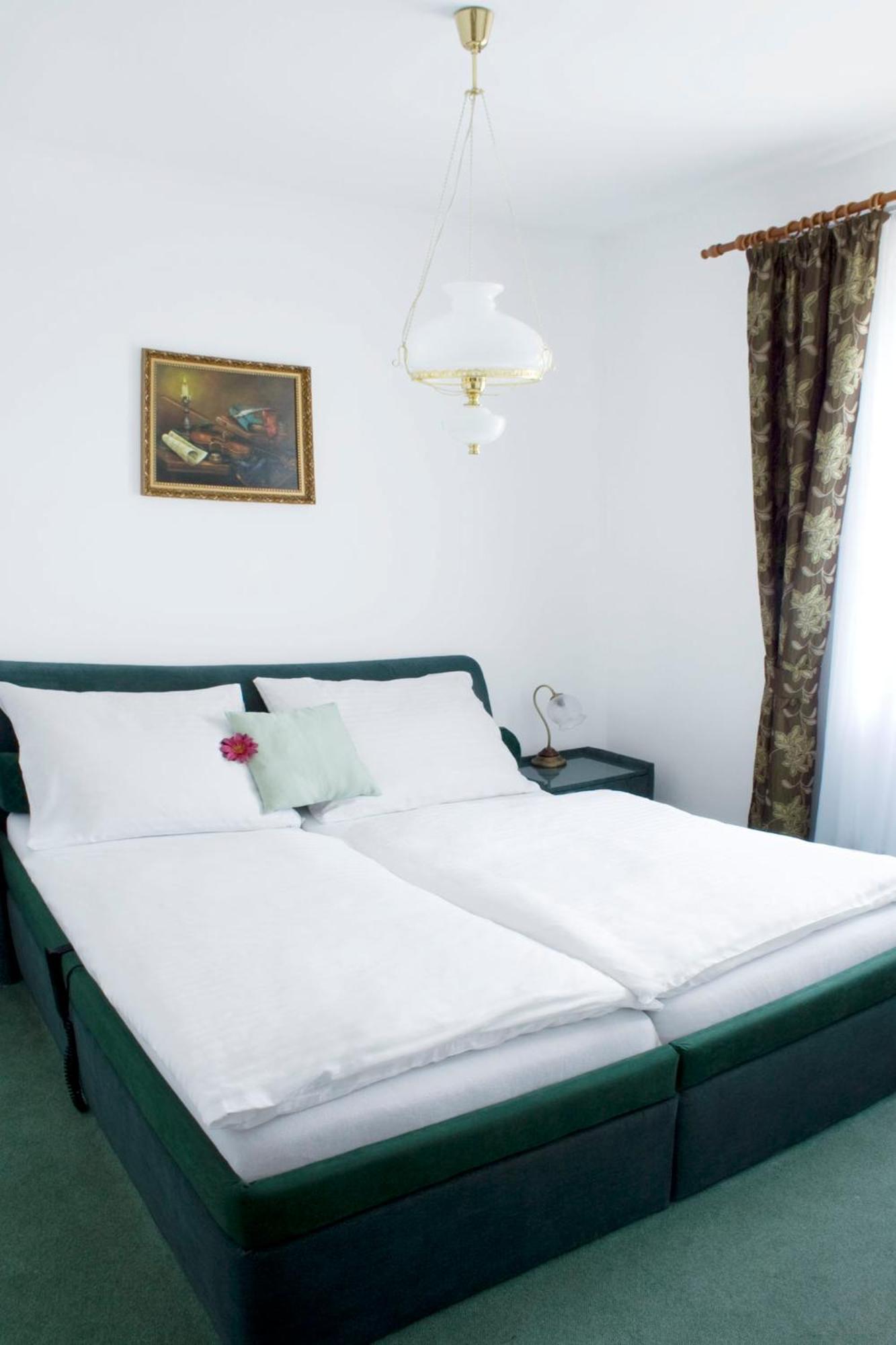 Hotel Zamecek Pod Hradem Stary Jicin 111 Экстерьер фото