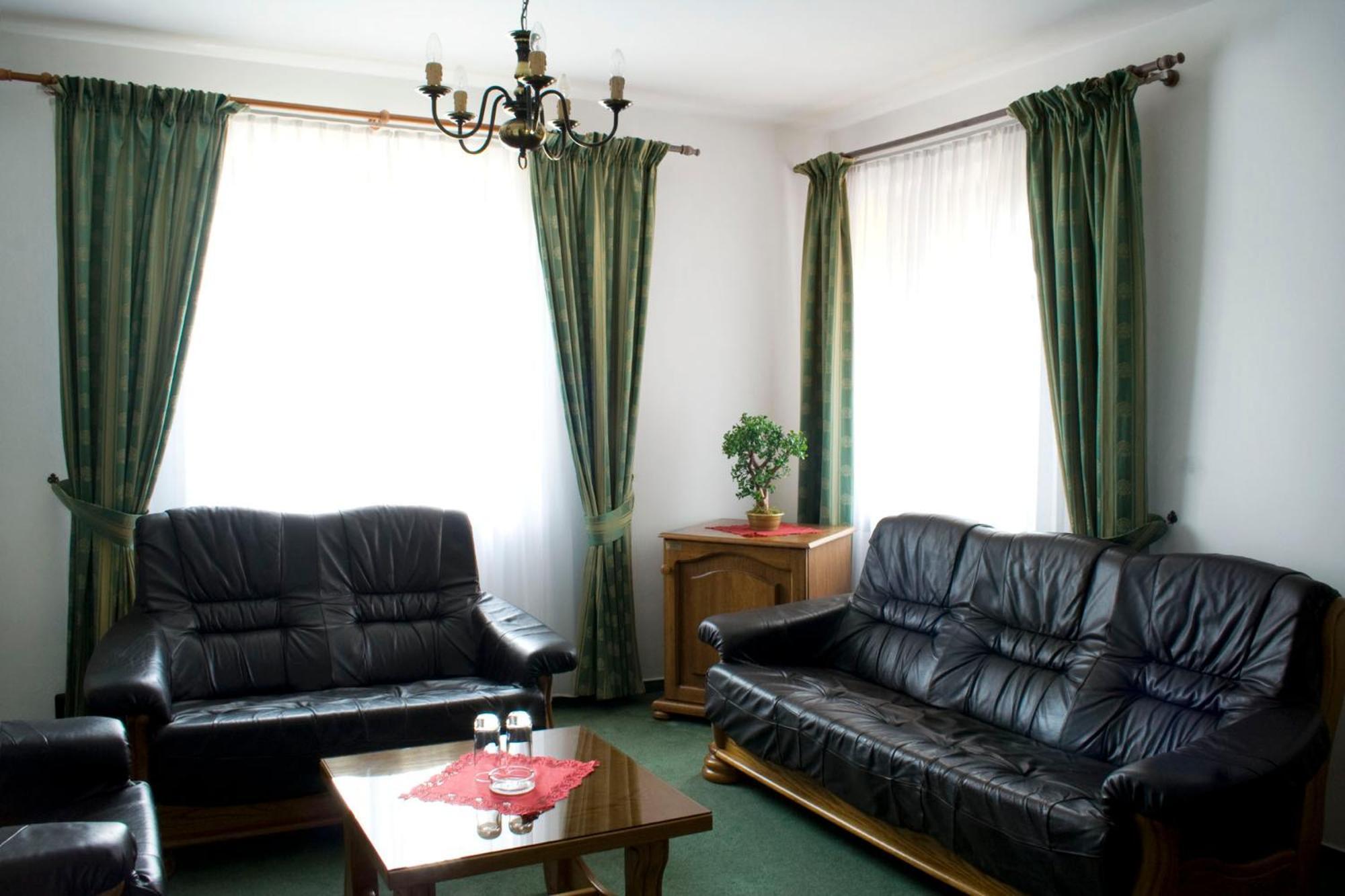 Hotel Zamecek Pod Hradem Stary Jicin 111 Экстерьер фото