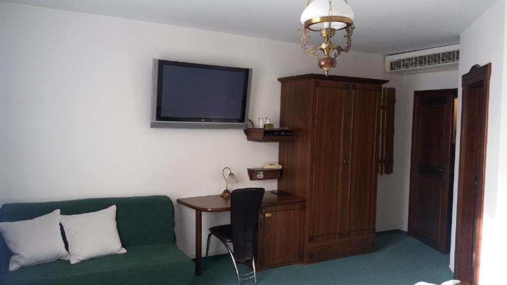 Hotel Zamecek Pod Hradem Stary Jicin 111 Экстерьер фото
